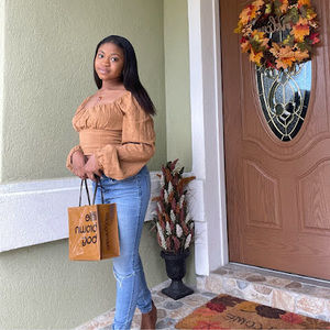 Meet your Posher, Charkhia